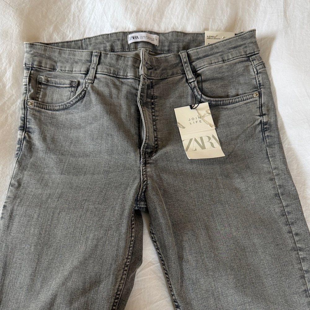 Zara Women's Stylish Gray Skinny Jeans